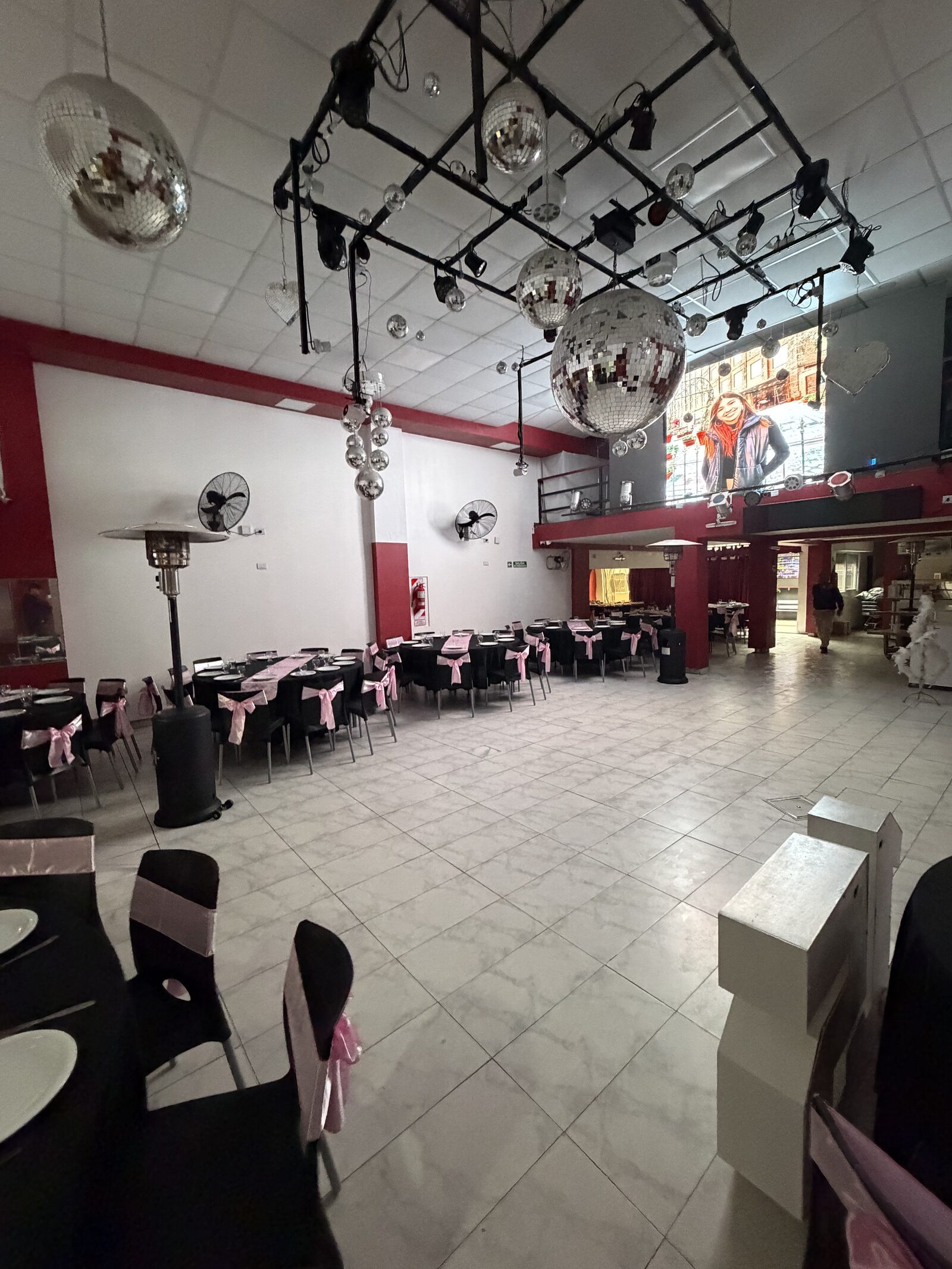 Salón Espacio 23 Doce